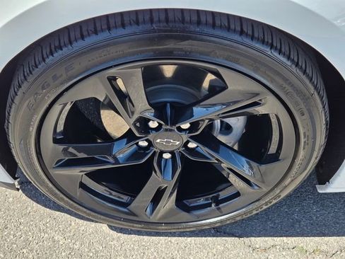 Certified 2021 Chevrolet Camaro LT image 9