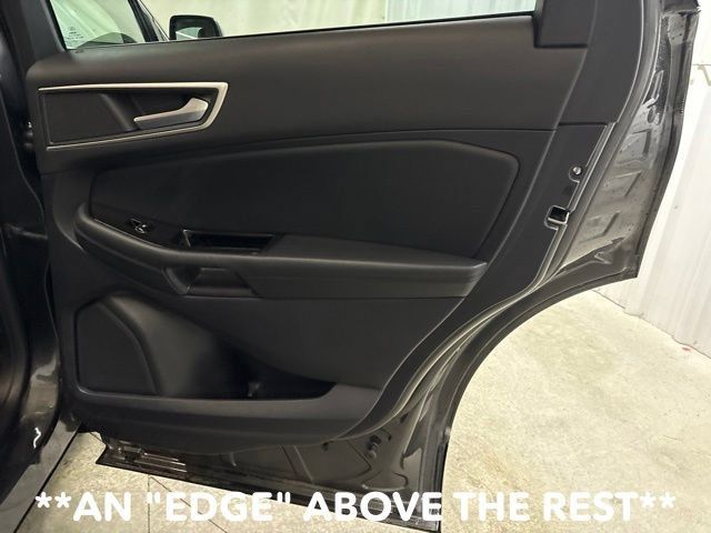 Used 2020 Ford Edge SEL w/ Convenience Package AWD/4WD image 17
