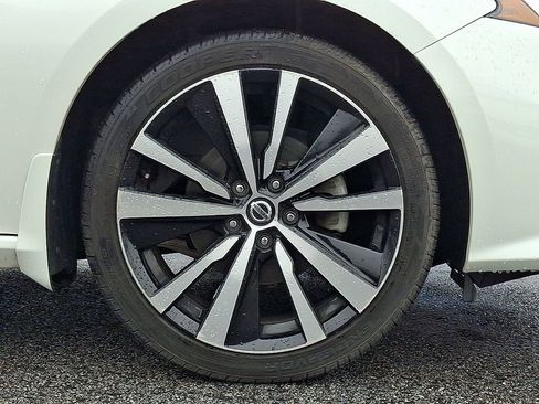 Used 2020 Nissan Altima 2.5 SR w/ Premium Package image 8