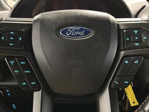 Used 2019 Ford F150 XLT w/ Equipment Group 302A Luxury AWD/4WD image 16