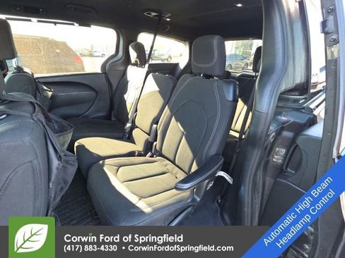 Used 2019 Chrysler Pacifica Touring Plus w/ Advanced Safetytec Group image 10