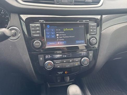 Used 2016 Nissan Rogue SL w/ SL Premium Package image 14