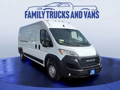 Used 2025 RAM ProMaster 2500 w/ Convenience Group image 6
