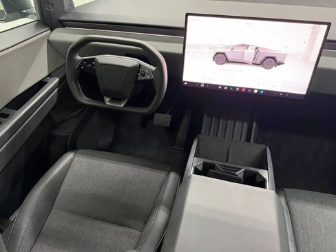 Used 2025 Tesla Cybertruck 2WD Crew Cab image 29