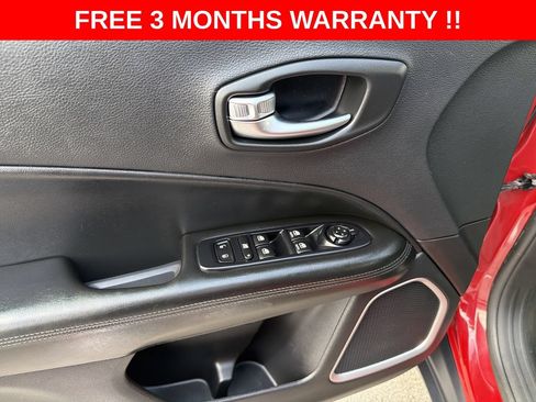 Used 2019 Jeep Compass Latitude AWD/4WD image 12