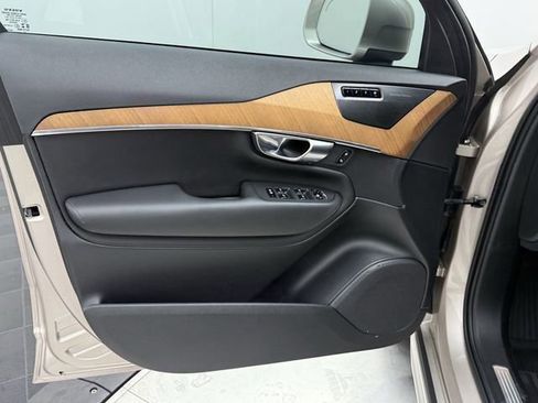 Certified 2023 Volvo XC90 B6 Plus image 10