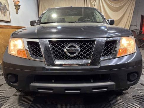 Used 2013 Nissan Frontier SV RWD image 3
