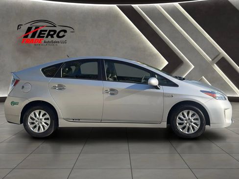 Used 2014 Toyota Prius Prime Plug-In Hybrid FWD image 3