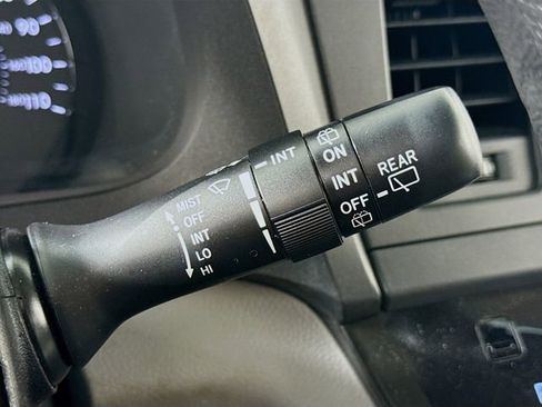 Used 2017 Toyota Sienna LE image 15