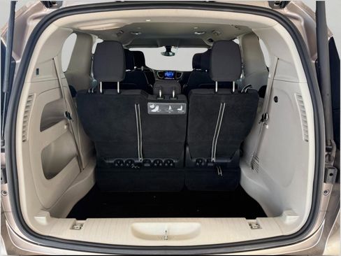 Used 2017 Chrysler Pacifica Touring Plus FWD image 15