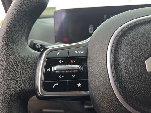 Certified 2024 Kia Sorento LX FWD image 21