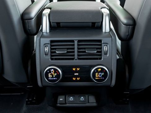Certified 2025 Land Rover Discovery Dynamic SE AWD/4WD image 25