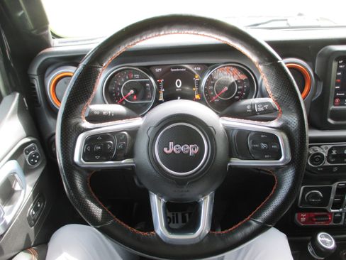 Used 2021 Jeep Gladiator Mojave w/ Cold Weather Group AWD/4WD image 21