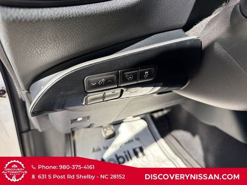 Used 2019 Toyota Prius LE FWD image 14