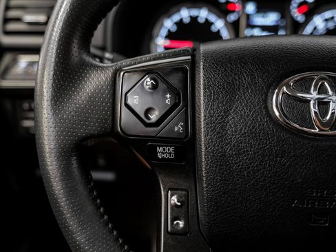 Used 2022 Toyota 4Runner TRD Off-Road Premium w/ Moonroof Package AWD/4WD image 15