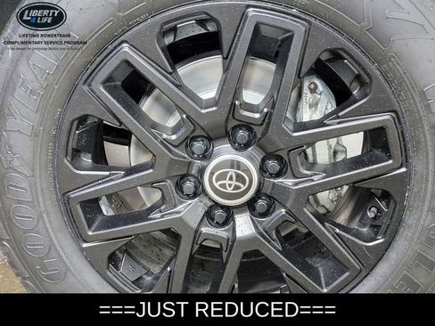 Used 2024 Toyota Tundra Limited AWD/4WD image 10