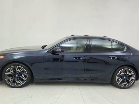 Used 2025 BMW i5 xDrive40 w/ M Sport Package image 10