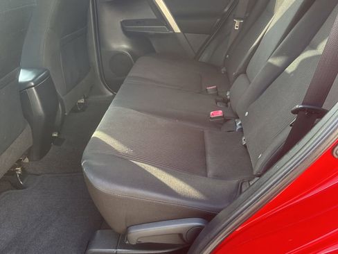 Used 2014 Toyota RAV4 LE image 16