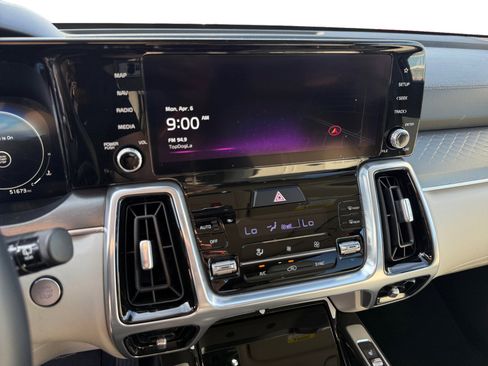 Used 2023 Kia Sorento SX FWD image 12