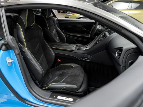 Used 2022 Aston Martin DBS Superleggera RWD image 27