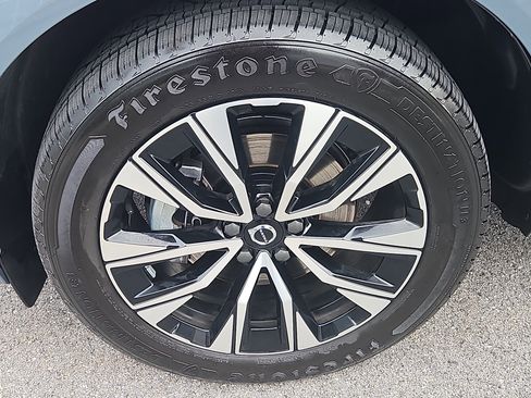 Used 2024 Volvo XC60 B5 Core w/ Climate Package image 3