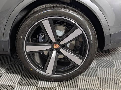 New 2026 Porsche Cayenne image 12