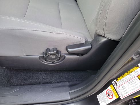 Used 2019 Toyota Tacoma SR5 image 23