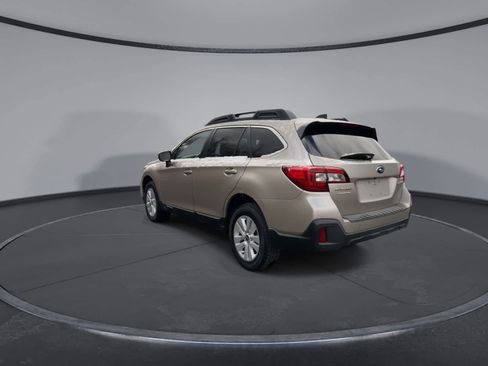 Used 2018 Subaru Outback 2.5i Premium image 6
