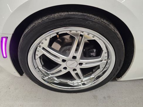 Used 2023 Chevrolet Camaro LT RWD image 9