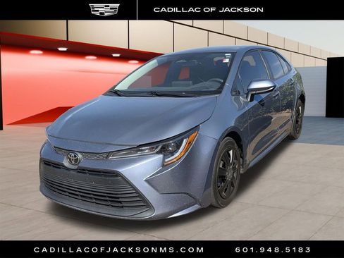 Used 2023 Toyota Corolla LE image 1