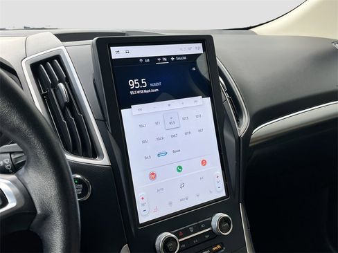 Used 2022 Ford Edge SEL image 15