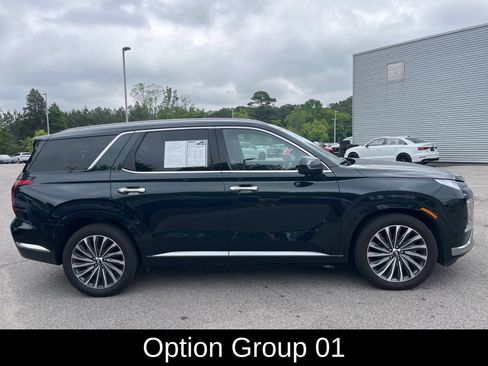 Used 2025 Hyundai Palisade Calligraphy FWD image 4
