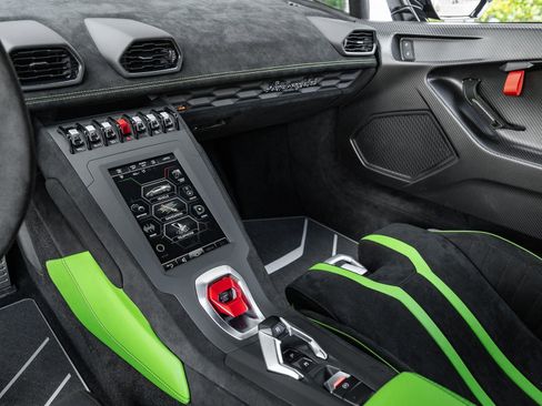 Used 2023 Lamborghini Huracan STO image 17