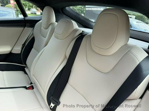 Used 2026 Tesla Model S Plaid AWD/4WD image 9