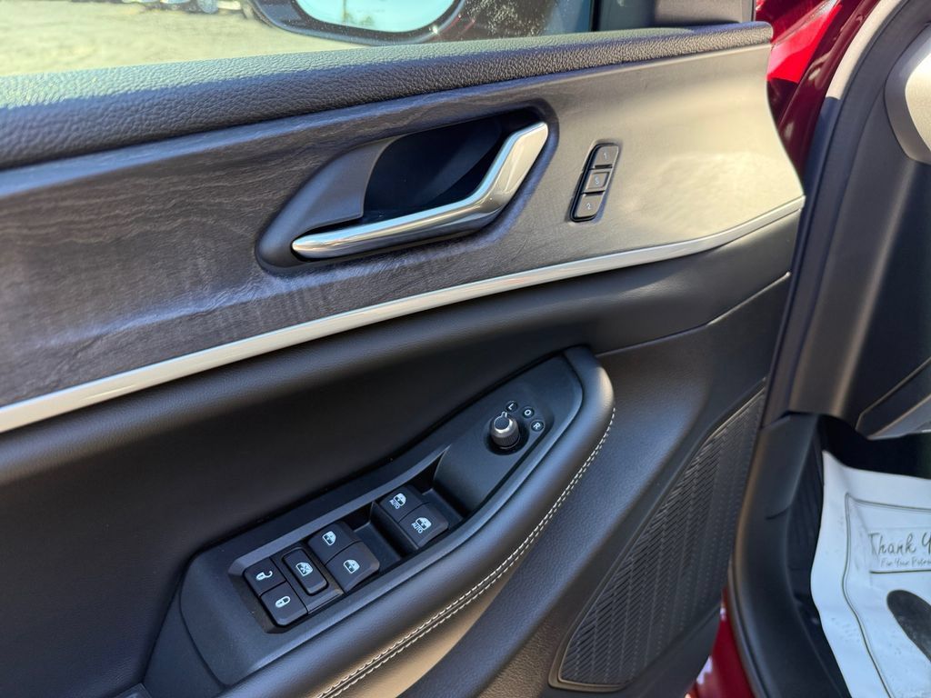 New 2025 Jeep Grand Cherokee L Limited w/ Luxury Tech Group II AWD/4WD image 19