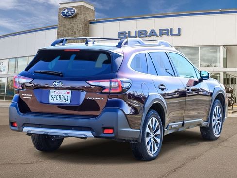 Used 2023 Subaru Outback Limited image 4