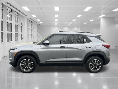 New 2026 Chevrolet TrailBlazer LT w/ LT Cold Weather Package FWD image 8
