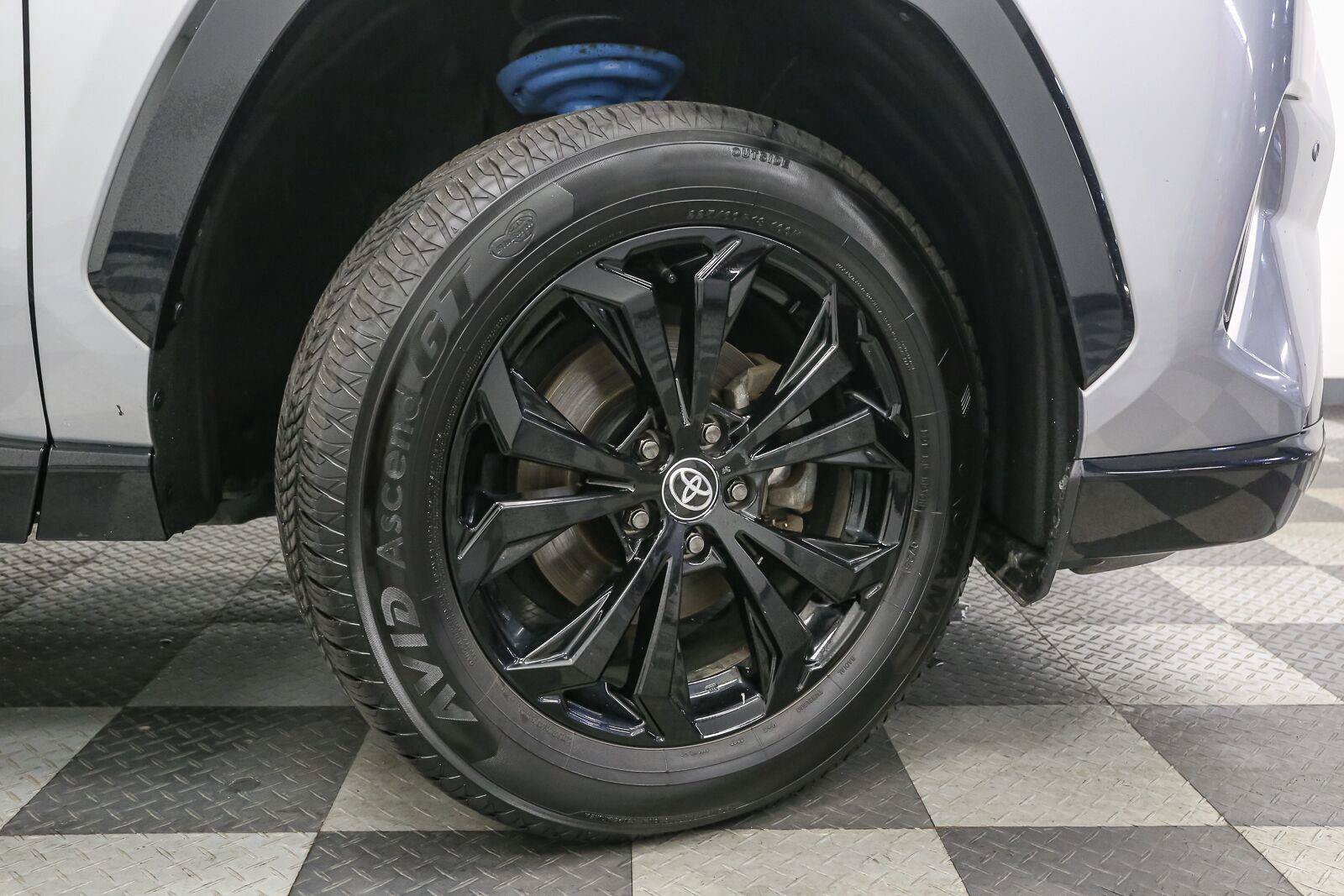 Used 2023 Toyota RAV4 XSE AWD/4WD image 15