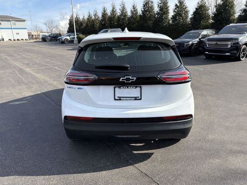 Used 2023 Chevrolet Bolt LT image 7
