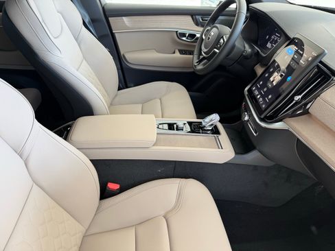 New 2026 Volvo XC90 B6 Plus w/ Protection Package Premier image 20