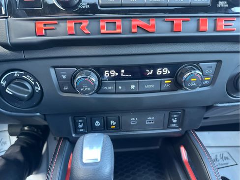 Used 2025 Nissan Frontier PRO-4X w/ Pro Premium Package image 33