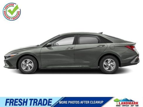 Used 2024 Hyundai Elantra SE FWD image 1