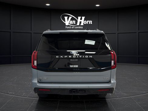 Used 2025 Ford Expedition Max Active AWD/4WD image 6