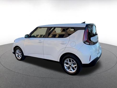 Used 2025 Kia Soul LX w/ LX Technology Package image 10