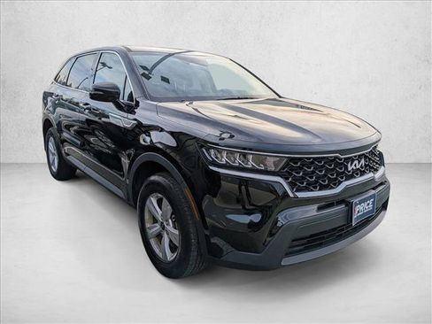 Used 2023 Kia Sorento LX image 6