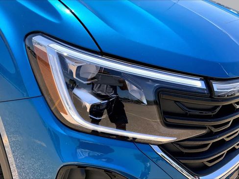 Used 2024 Volkswagen Atlas Cross Sport SE FWD image 28
