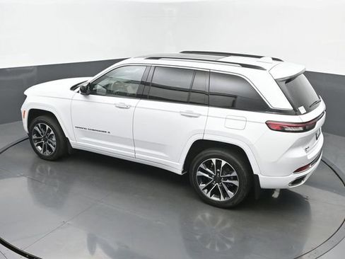 Used 2023 Jeep Grand Cherokee Overland AWD/4WD image 40