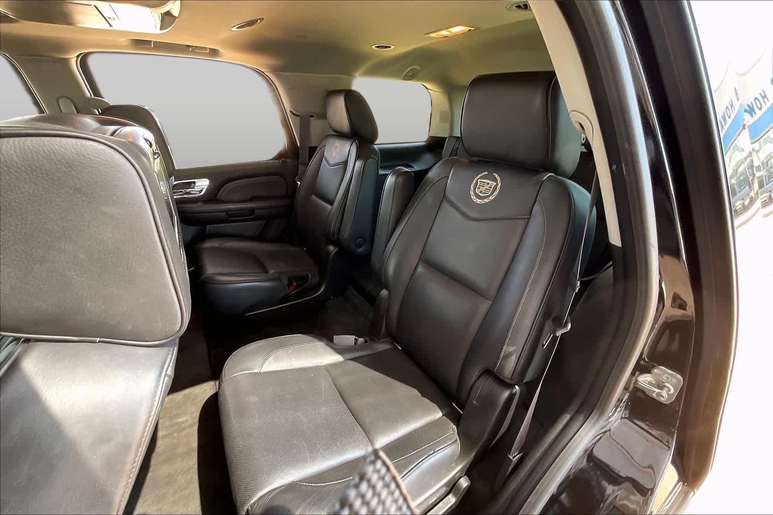 Used 2013 Cadillac Escalade Platinum AWD/4WD image 21