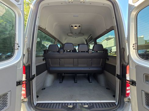 Used 2012 Mercedes-Benz Sprinter 2500 image 21