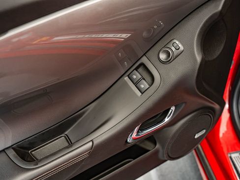 Used 2010 Chevrolet Camaro SS RWD image 18